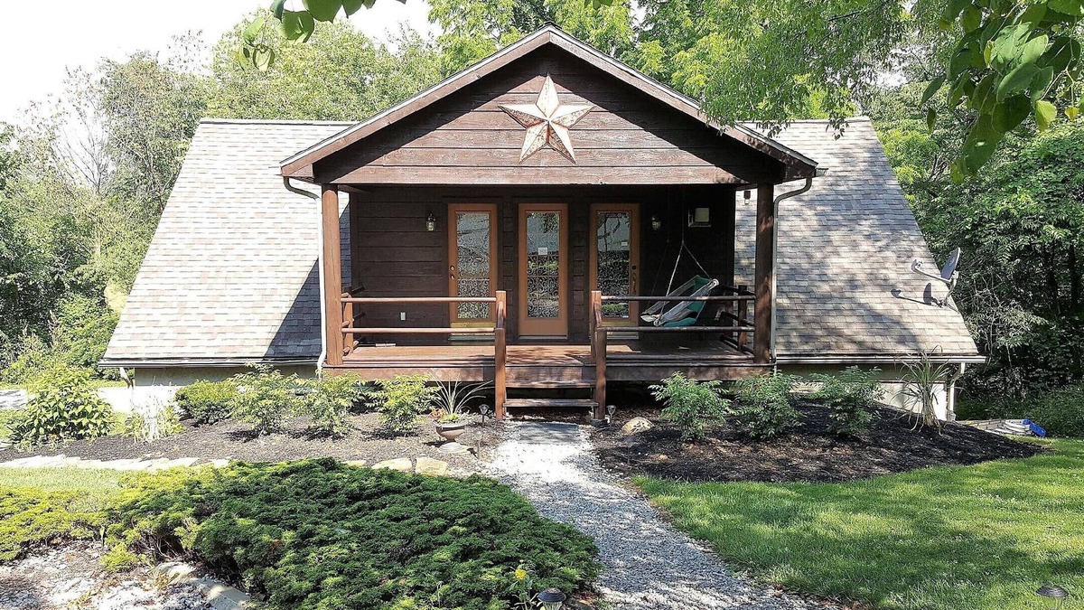 Fredericktown Cabin | The Tranquility Suite is a private cabin suite at Heartland Country Resort