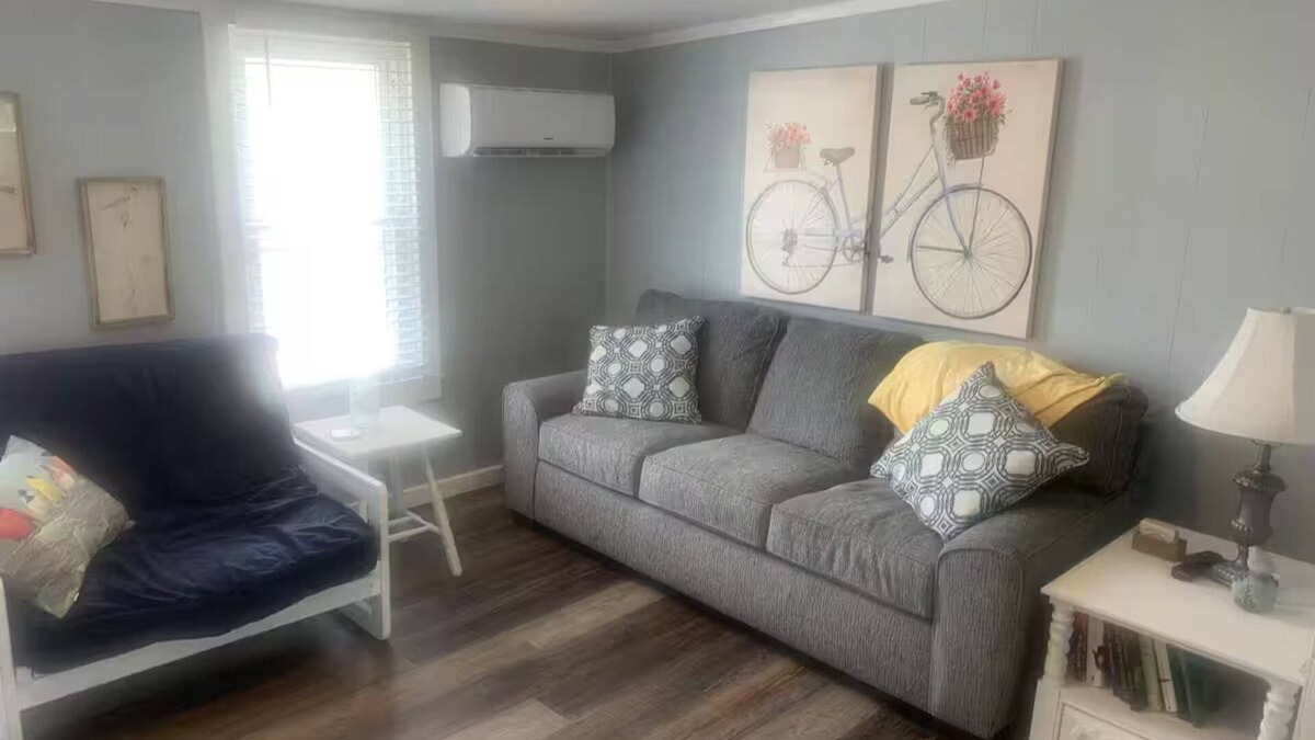 Newburgh House | The tree house ,1 bd. lovely loft in historic area