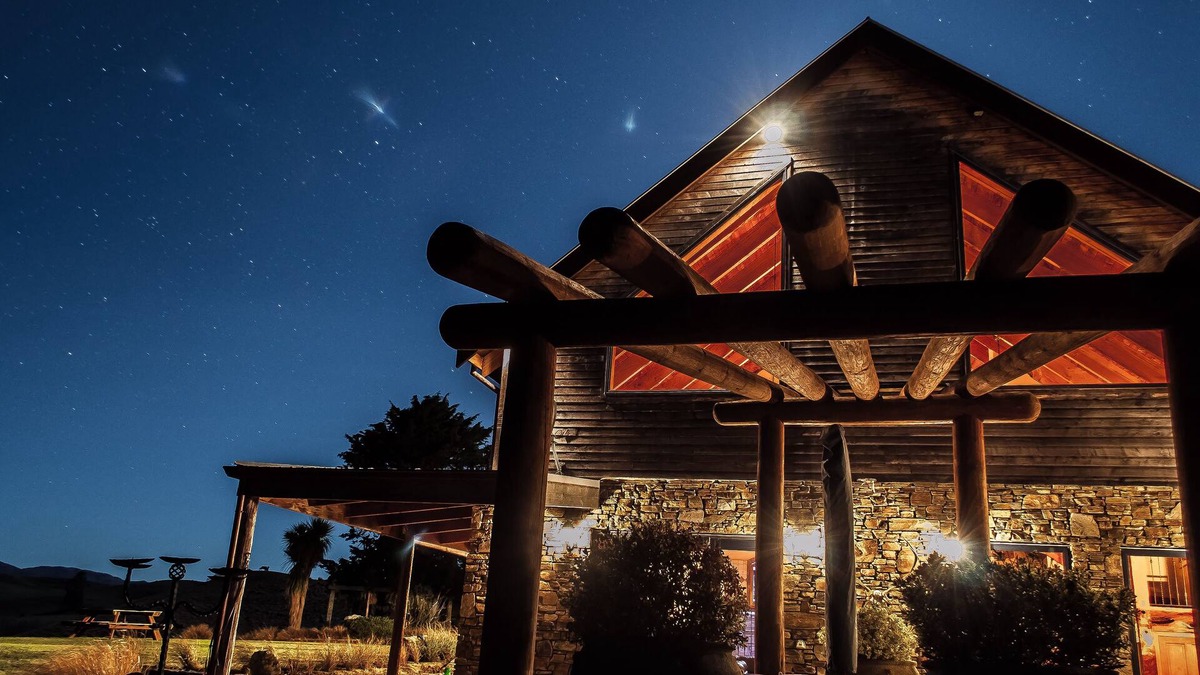 Cheviot Bed & Breakfast | The Tree House Lodge - Bed & Breakfast