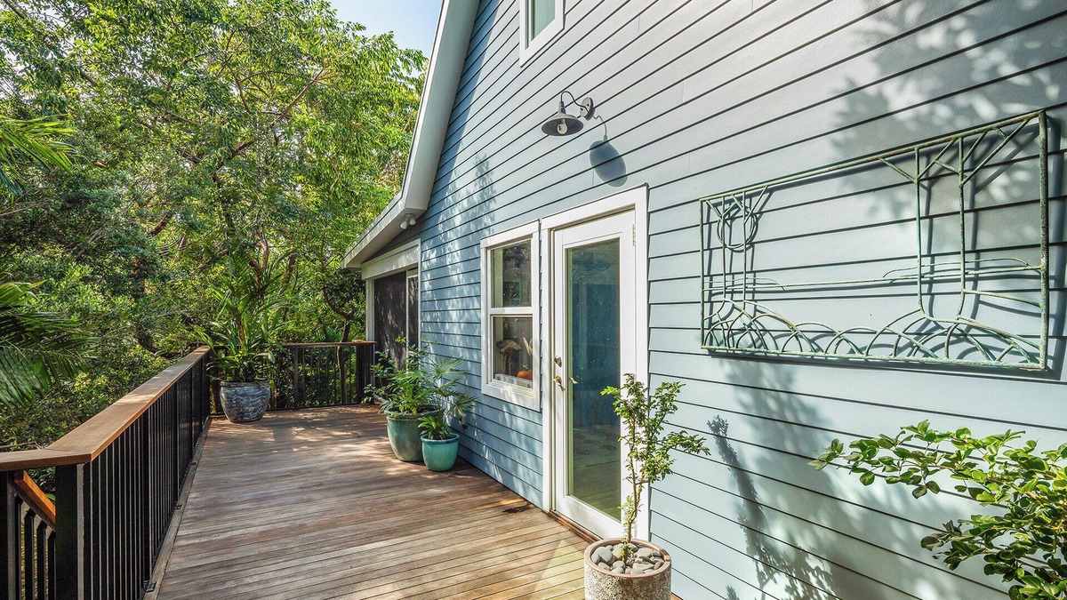 Little Torch Key House | The Tree-House: Tropical getaway in a lush private jungle property!