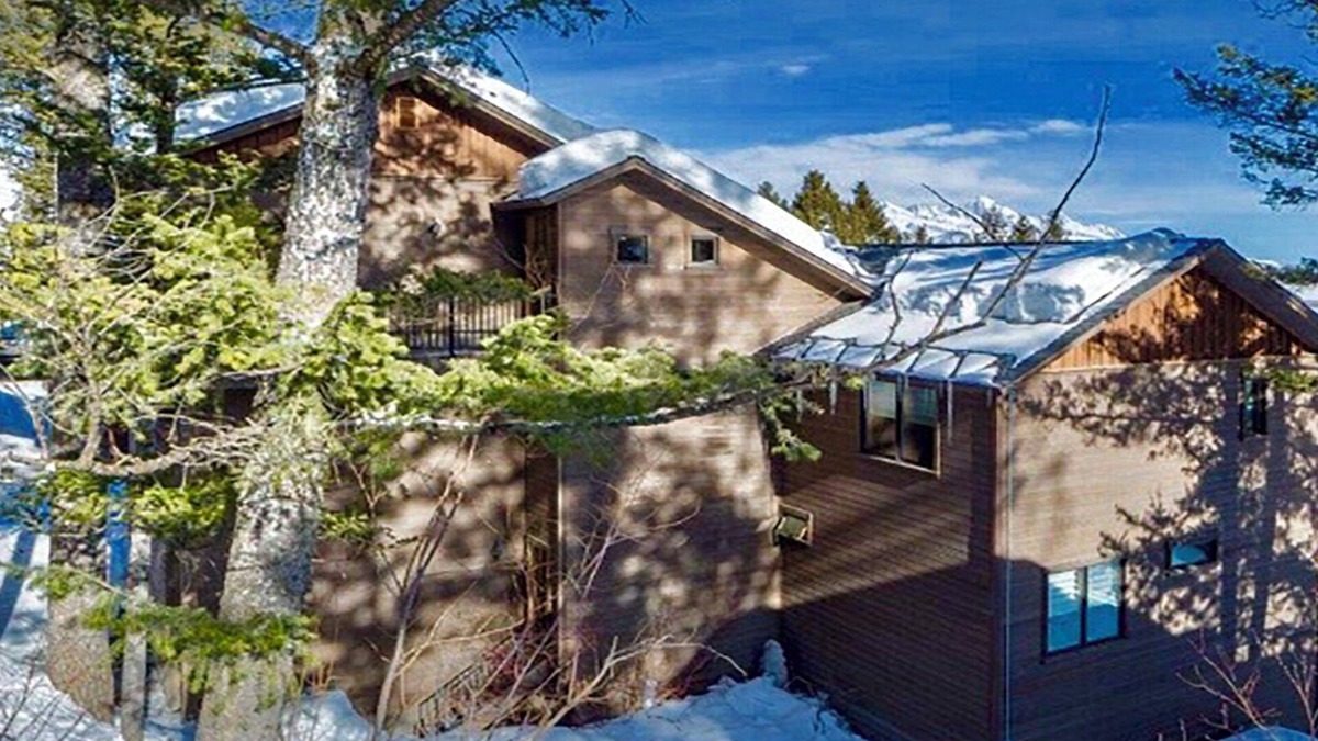 Jackson House | THE TREE TOP HOUSE IS ULTIMATE LUXURY SET ON A MOUNTAINSIDE