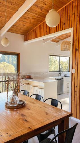 Whanganui House | The Treehouse - a home with stunning rural views