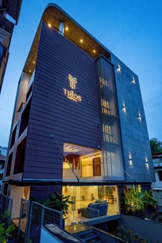 Shenoys Hotel | The Trios Hotel