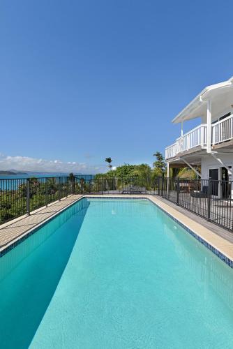 Shute Harbour House | The Tropical House Whitsundays