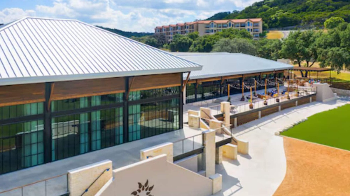 Boerne Condo | The Troubadour at Tapatio Springs Resort- Golf, Swimming Pool, Restaurant & Bar.