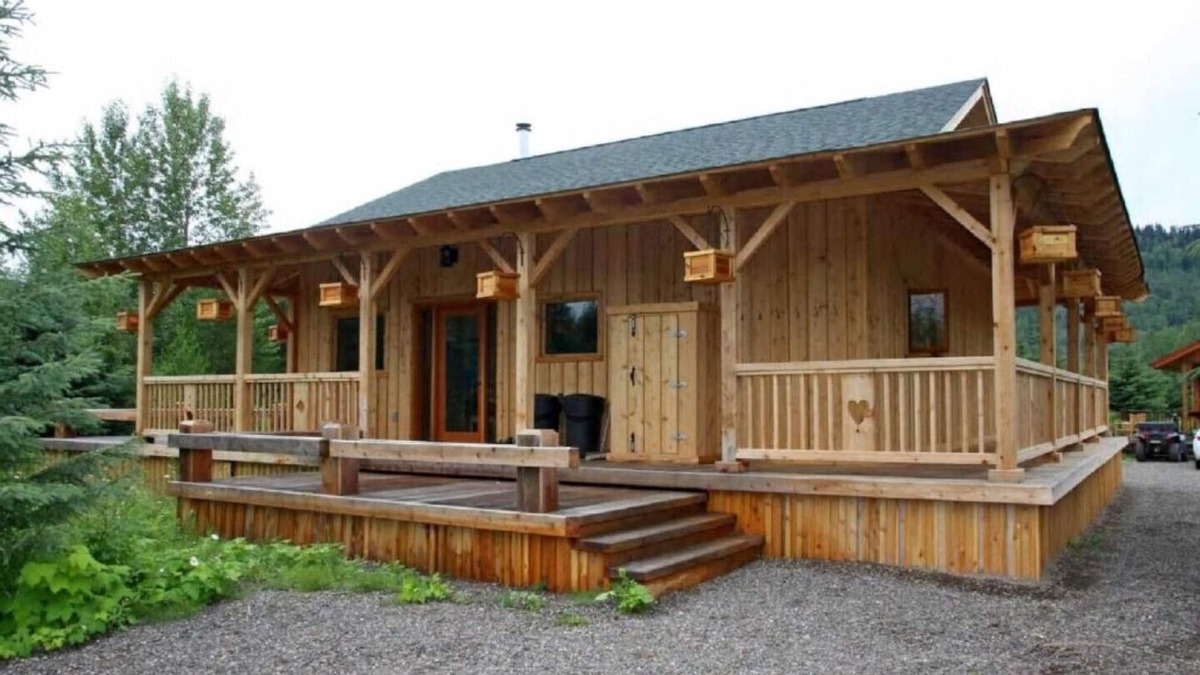 Moricetown House | The TTT Cabin - L.D.R.