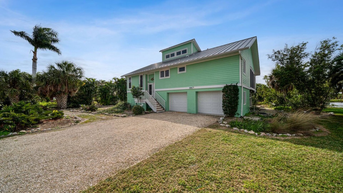East Rocks House | The Turtle Nest: Charming Pool Home in East Rocks!
