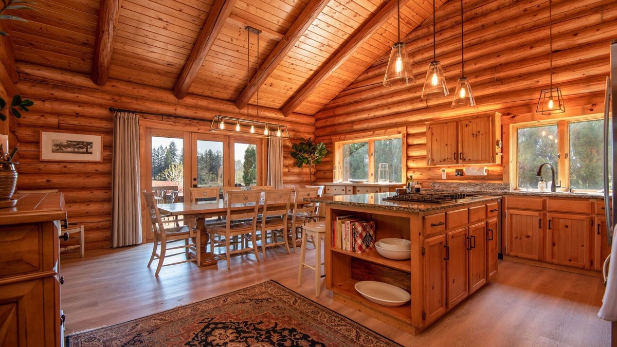 Boring House | The Ultimate Family Getaway at Dolan Creek Farm for 10!