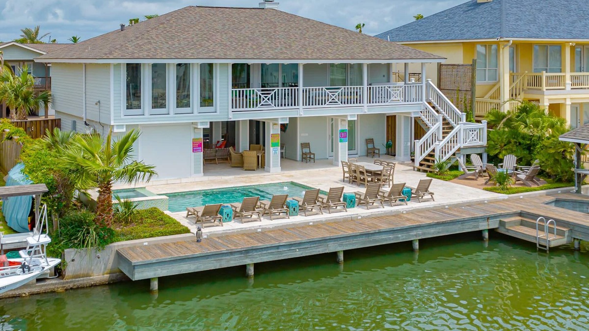 Key Allegro House | The Ultimate Luxury Getaway with Beautiful Canal Views and Fabulous Pool