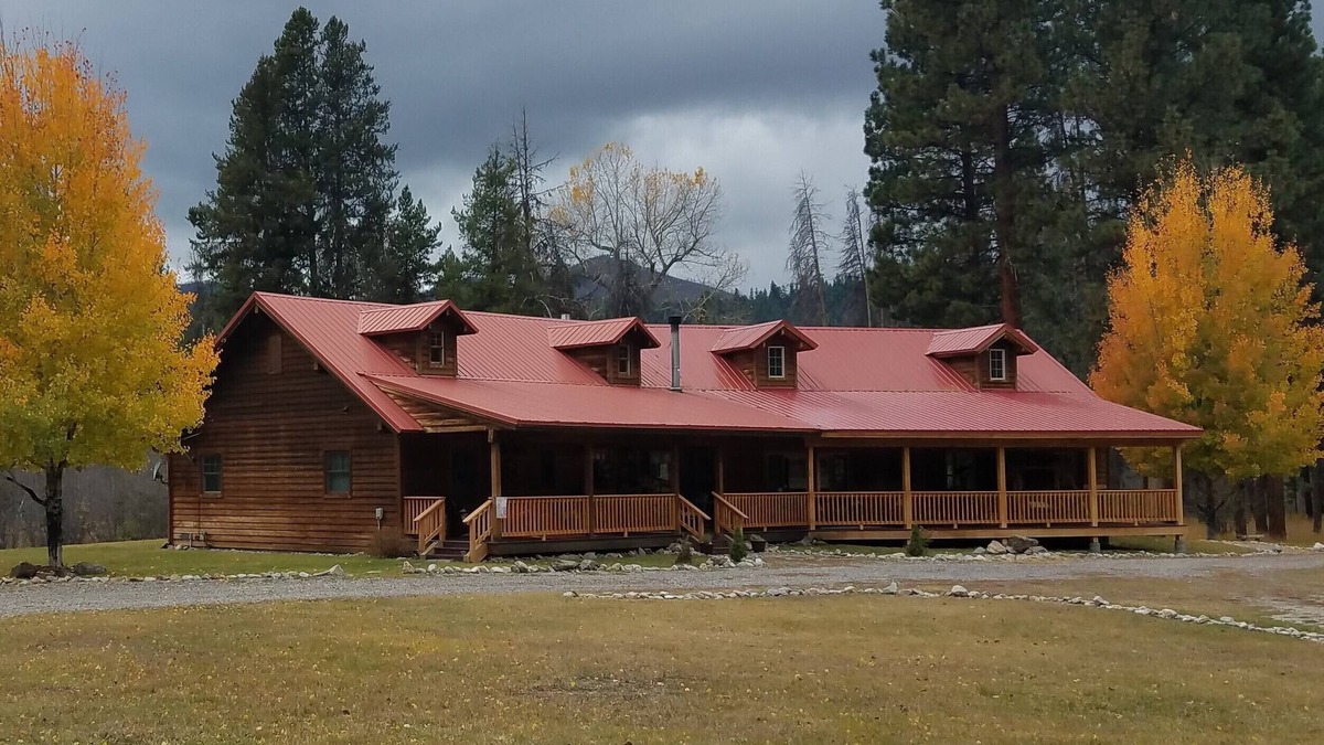 Darby Cabin | The Ultimate Outdoor Adventure with Indoor Comfort