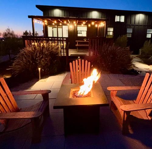 Temecula House | The Ultimate Winery Getaway - Hilltop Haven