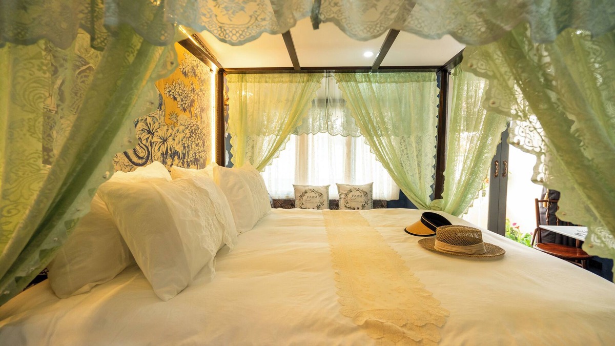 Talat Noi Bed & Breakfast | The Unforgotten B&B
