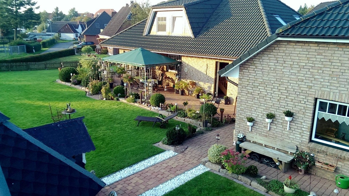 Schwabstedt Apartment | The vacation apartment Treeneblick is classified with 5 stars by the DTV