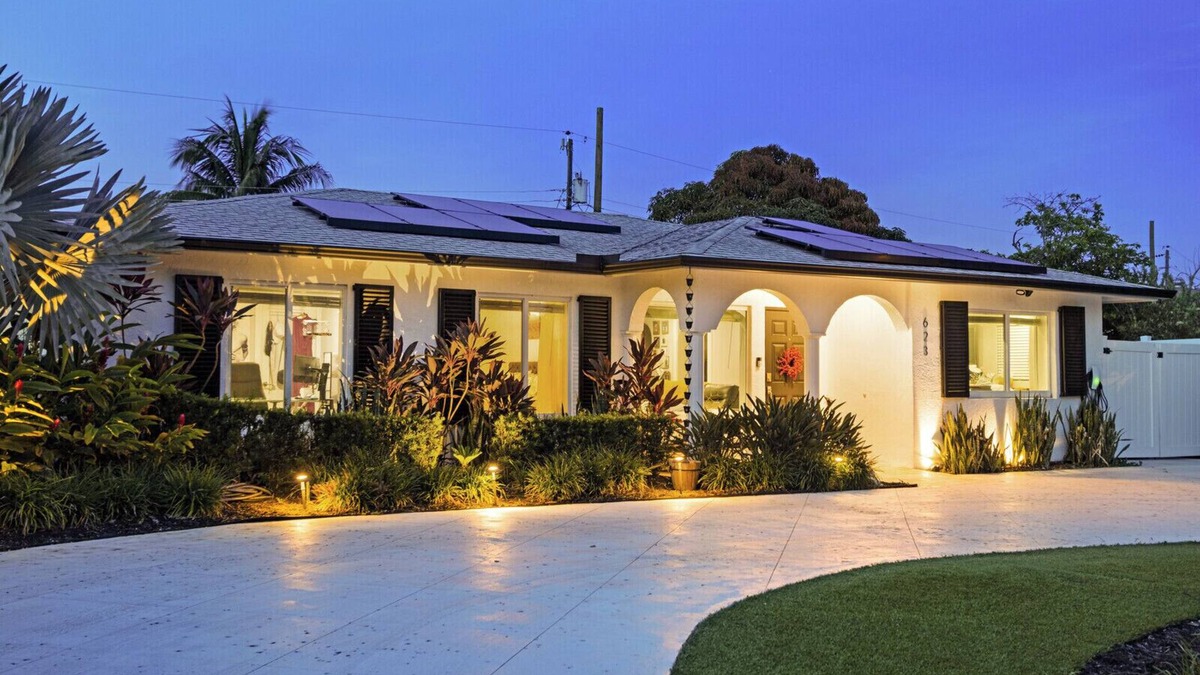 Tropic Palms House | The Vacation Getaway