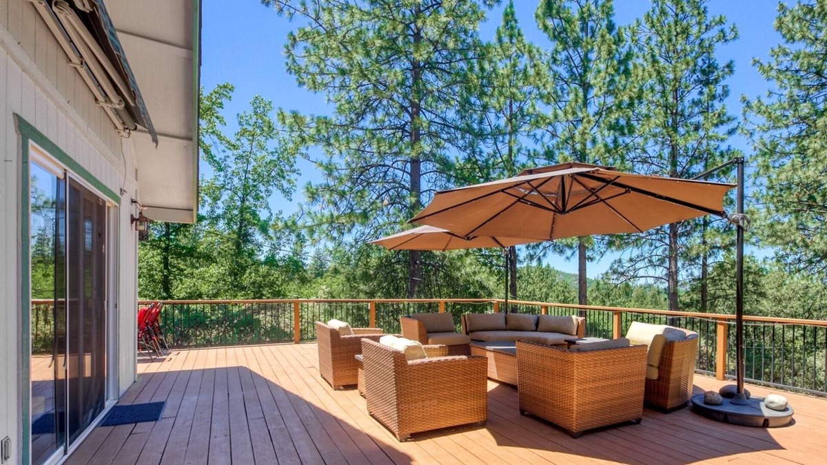 Groveland House | The Valley View: Pine Mountain Lake Cabin 4 Bedroom Home by RedAwning