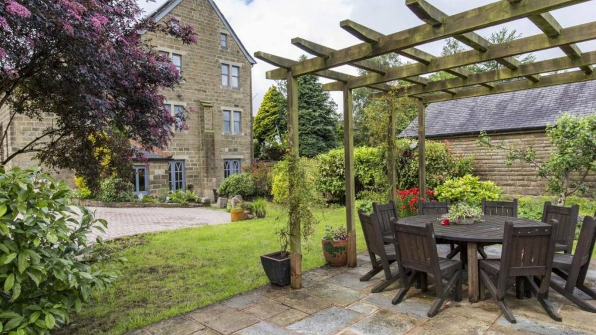 Oxenhope House | The Vestry Stunning Chapel with Hot Tub