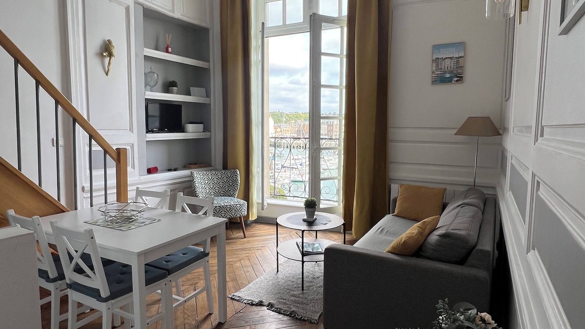 Dieppe Apartment | The Vicomté panorama