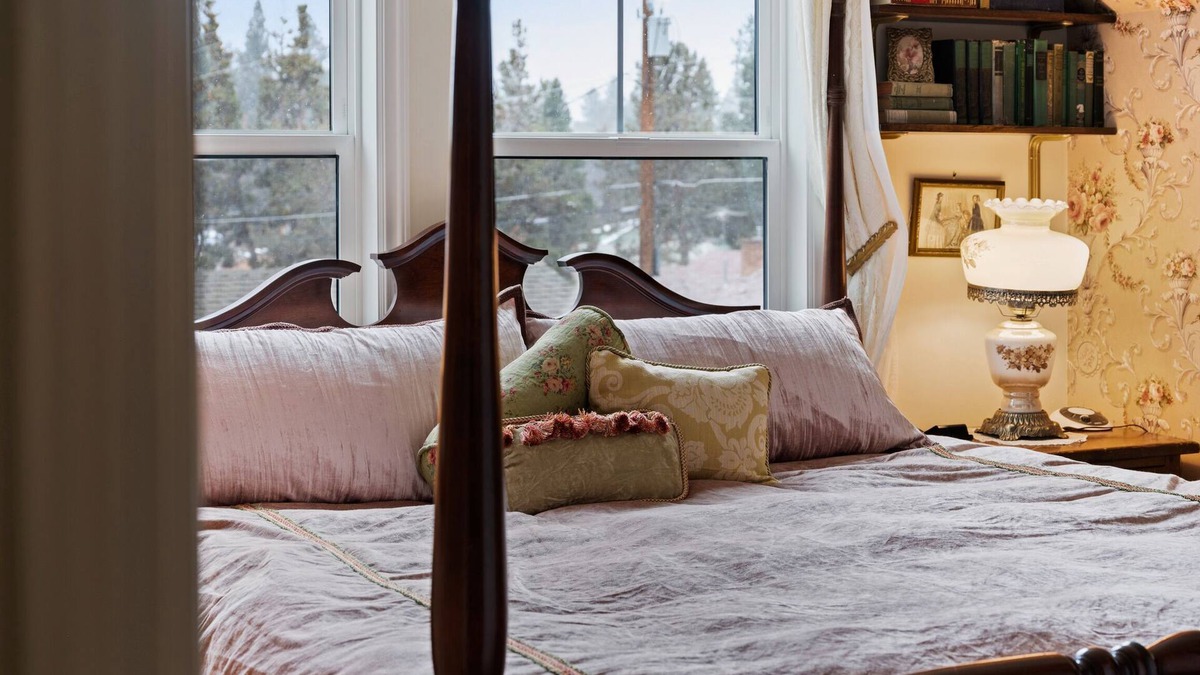 Orchard District Apartment | The Victorian Story at Midtown Manor