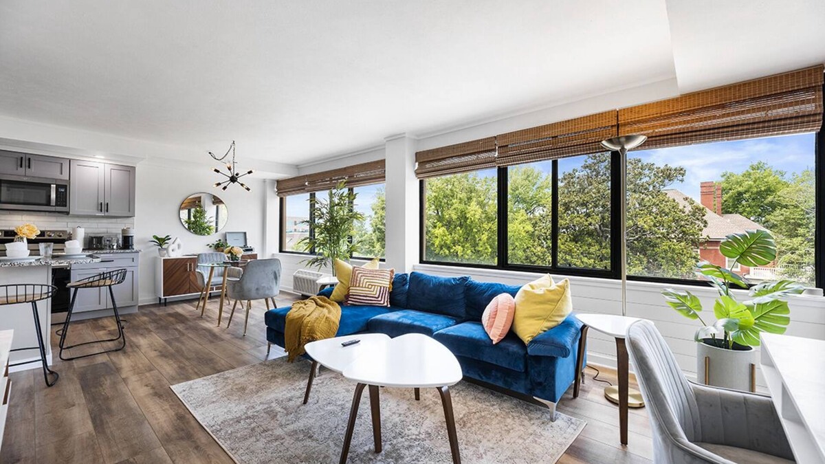 Fort Sanders Apartment | The View on Clinch (0.5 mi Neyland, 0.3 mi UTK)