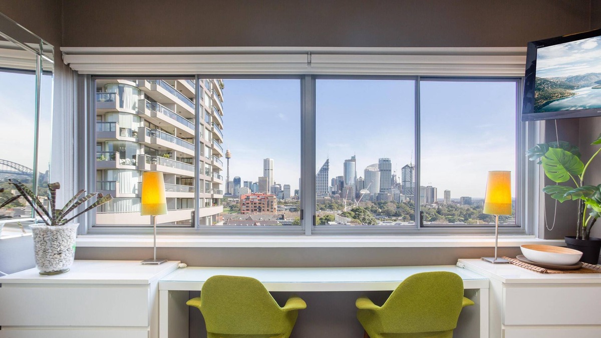 Elizabeth Bay Apartment | The View Potts Point (ISYD) - Comfortable 1 bedroom studio with pool and breathtaking Opera House views