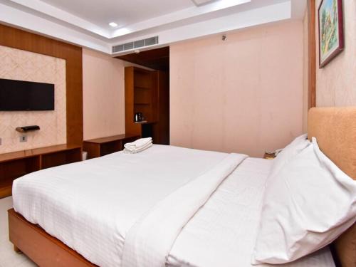 Central Chennai Hotel | The Vijay Park, Madhavaram