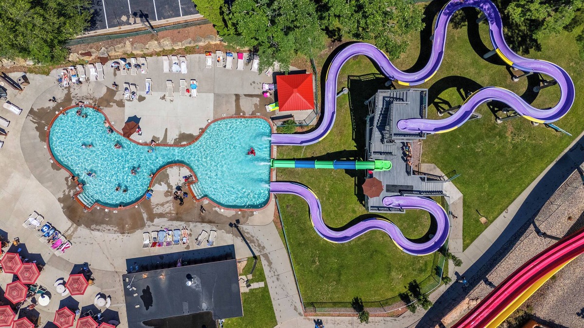 Wisconsin Dells Condo | The Villa - 3BR Escape for 14 w/Private Whirlpool & Pet-Friendly