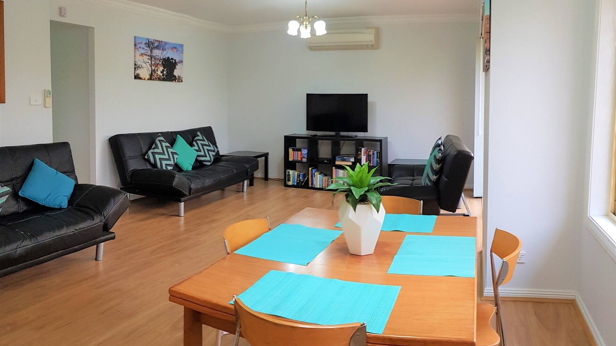 South Wentworthville Villa | The Villa Retreat - Your 2 bedroom Self-Contained Home Away From Home