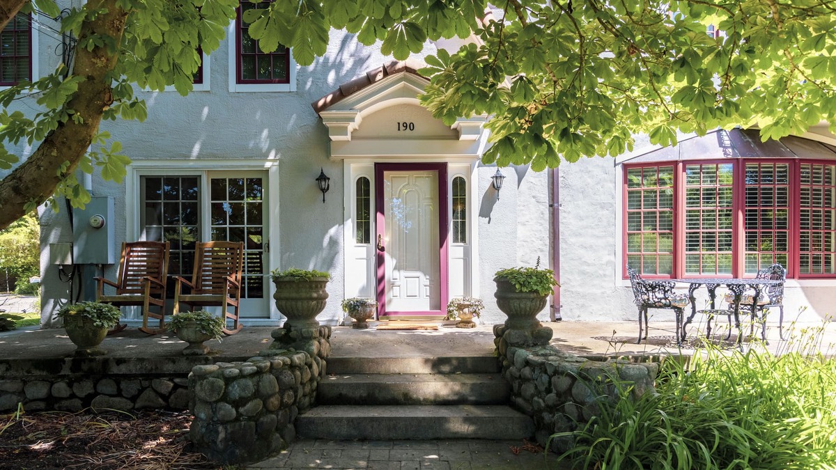 Westerly Bed & Breakfast | The Villa Bed & Breakfast