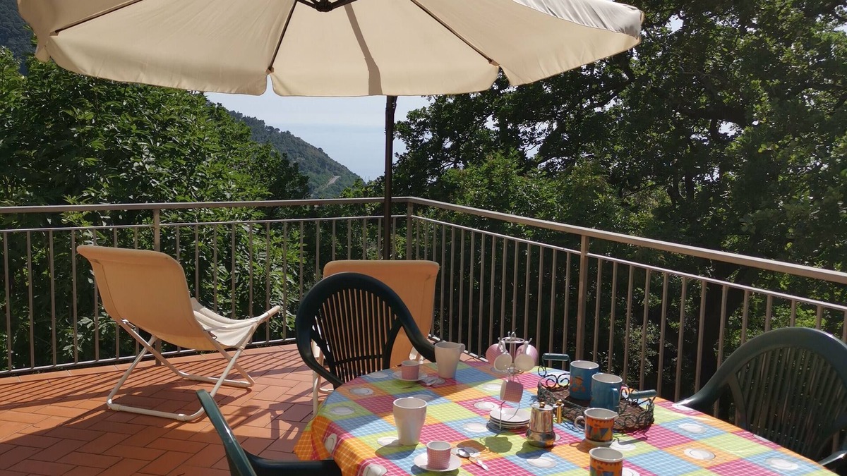 Maratea Villa | The villa of colors surrounded by greenery 500m from the historic center of Maratea