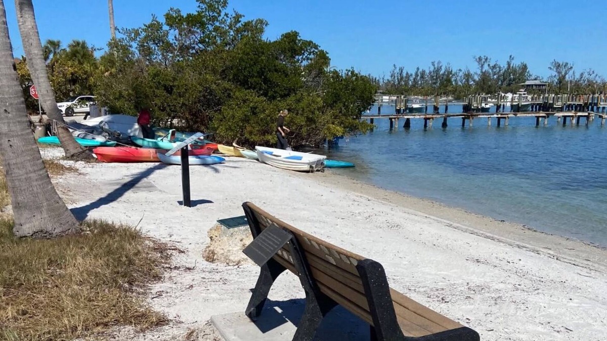 Longbeach Village House | The Village Bungalow of Long Beach in Longboat Key