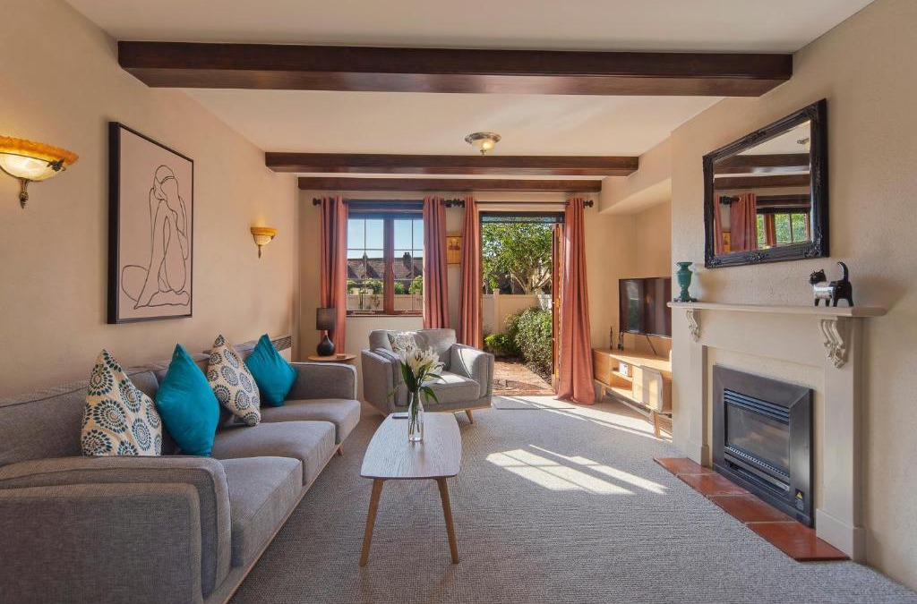 Stoke Apartment | The Village Green Apartment