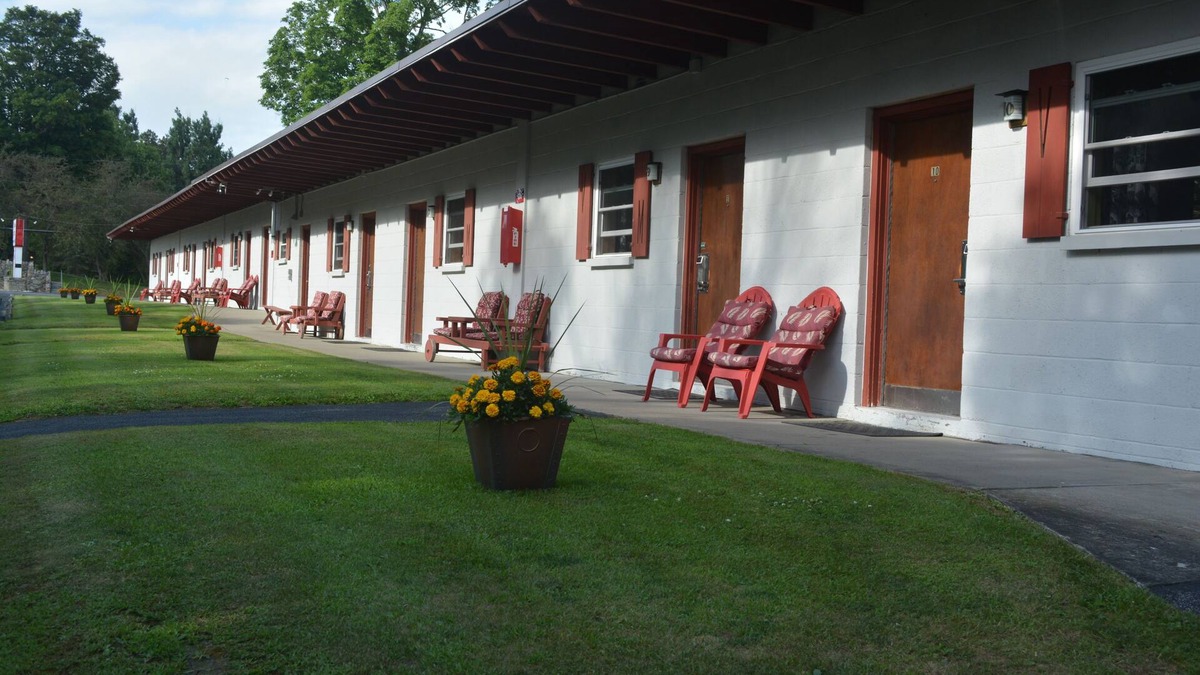 Richfield Springs Hotel | The Village Motel
