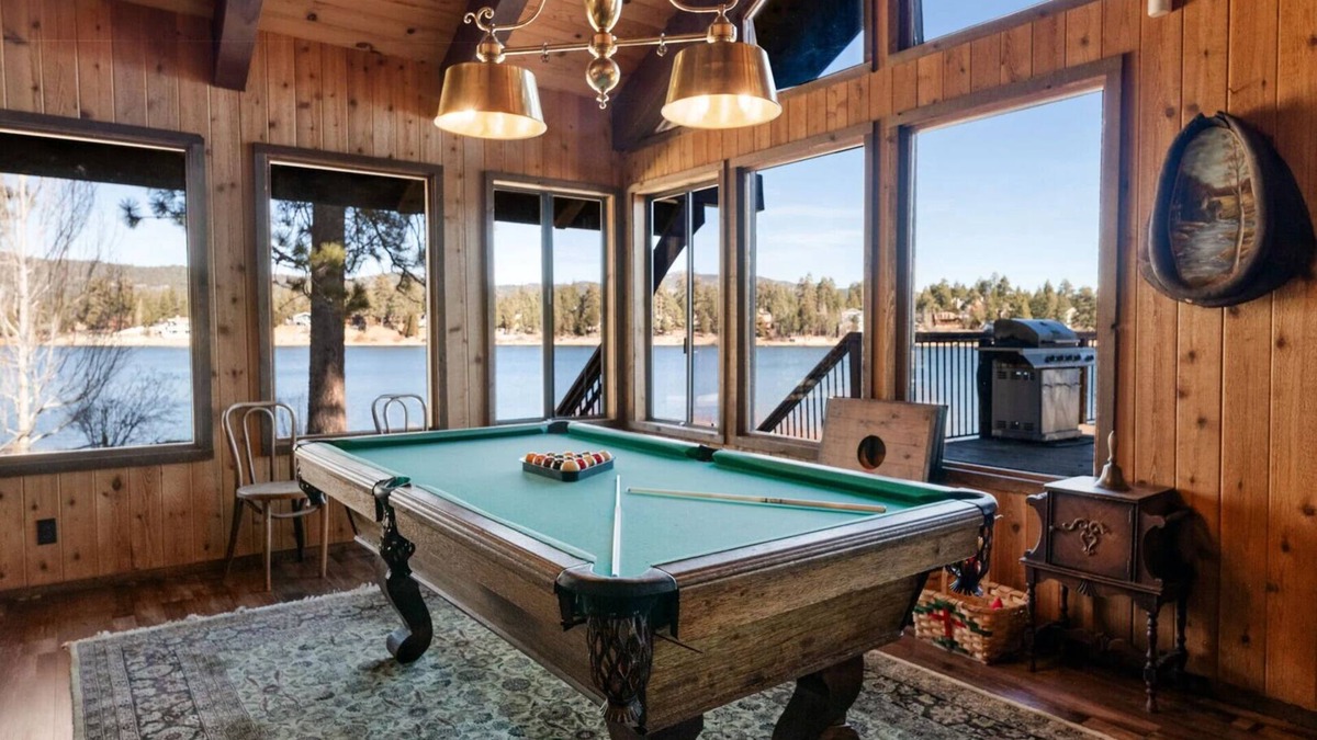 Patton House | The Voges' Lake House - Sleeps 14 - 8 Adults Max. Lakefront, Dock, BBQ