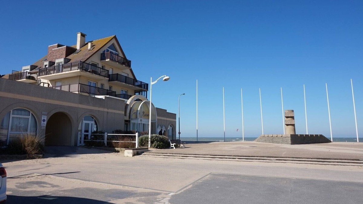 Normandy Landing Beaches House | THE VOILE DE NACRE *