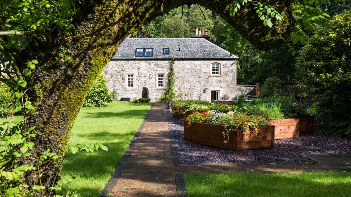 Tarbet House | The Walled Garden - Arrochar