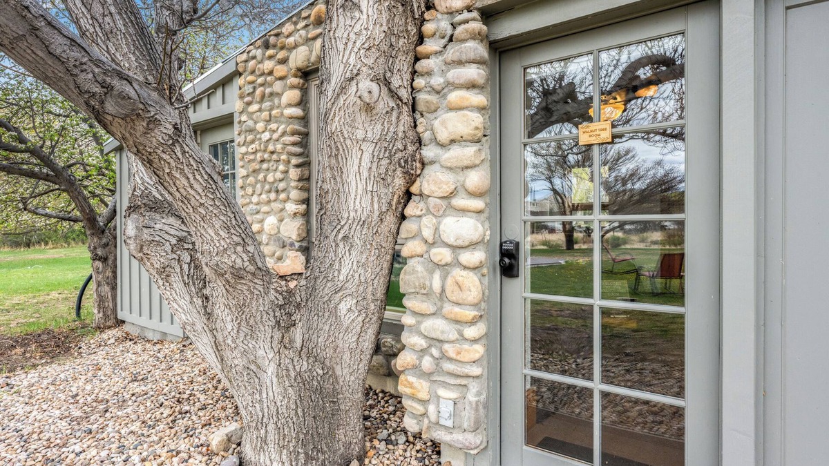 Tropic Apartment | The Walnut Tree Room at River Stone Inn at Bryce