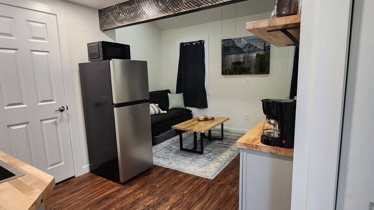 Badger Cabin | The Wandering Wolf - Frontier Village