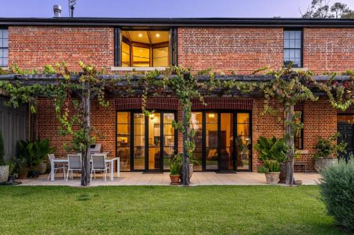 Central Mudgee House | The Warehouse Heritage Elegance in Central Mudgee