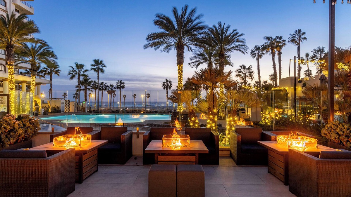 Huntington Beach Resort | The Waterfront Beach Resort, A Hilton Hotel