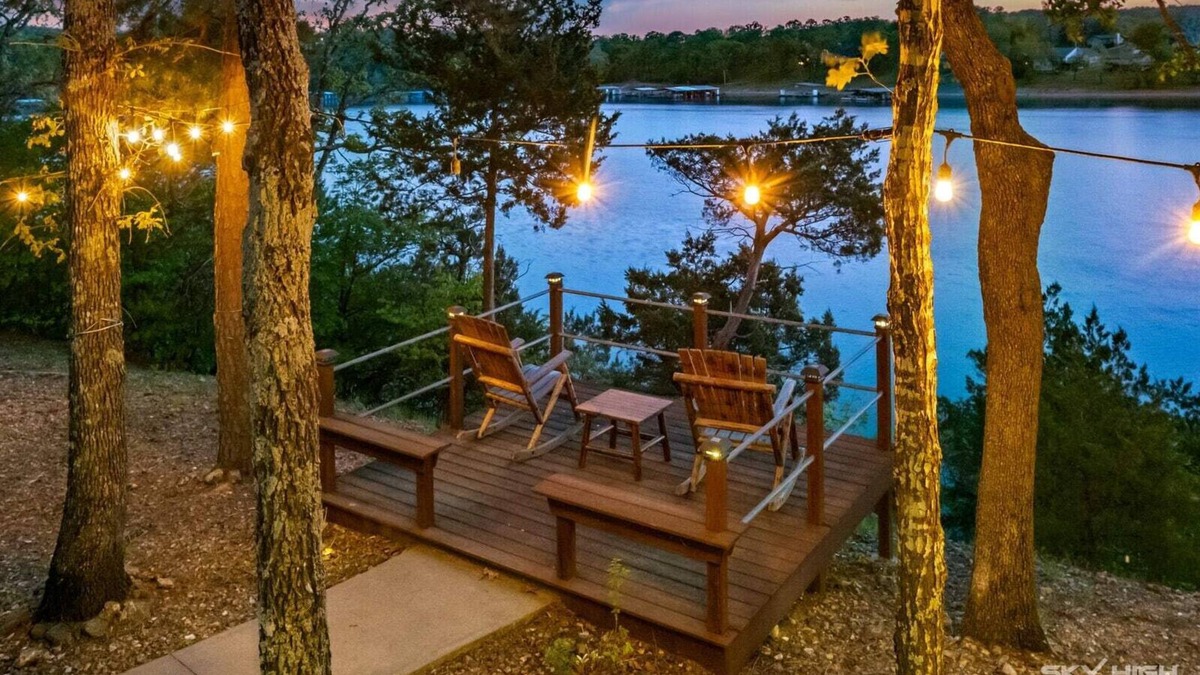 Golden House | The Waters Edge Oasis at Table Rock Lake
