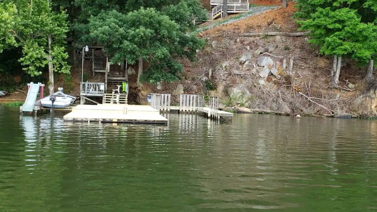 Gumberry House | The Weekend Hooker located in Gaston NC