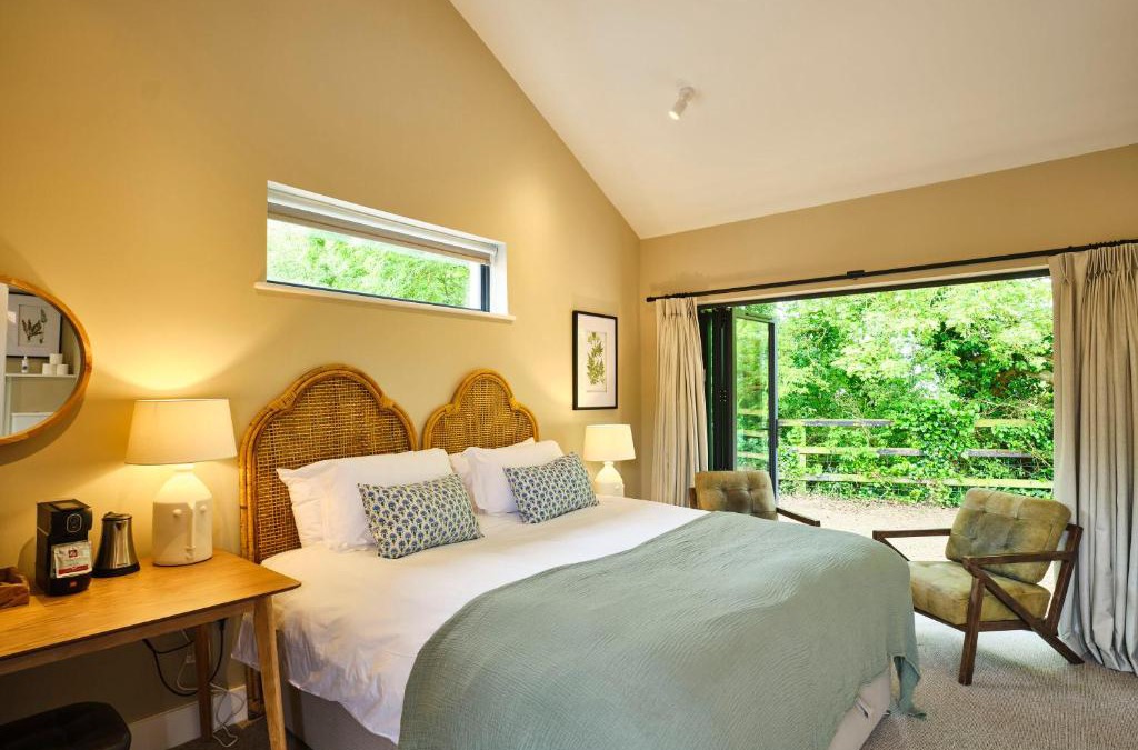 Barrow Bed & Breakfast | The Weeping Willow