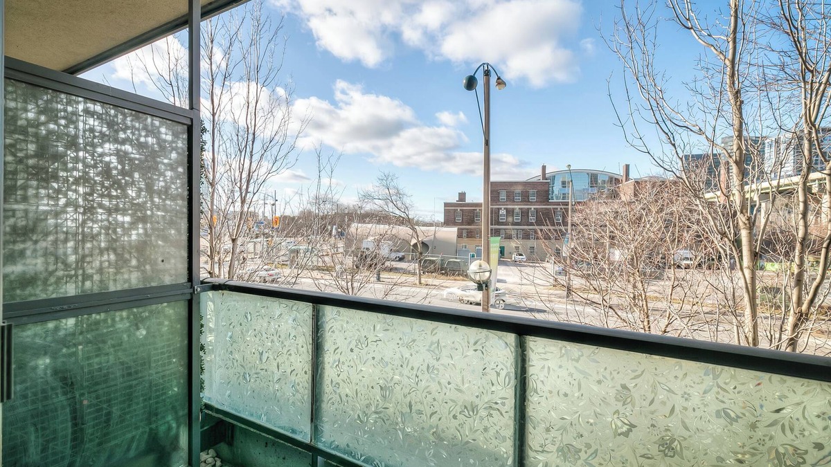 Wellington Place Apartment | The Well Downtown