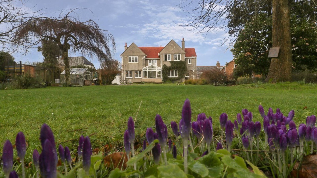 Bournemouth Cottage | THE WELL HOUSE, pet friendly, luxury holiday cottage in Bournemouth