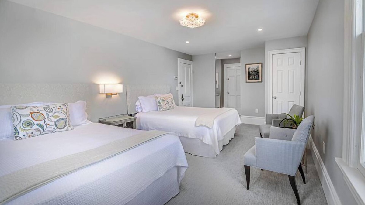 Ridgefield Hotel | The West Lane Inn - Double Queen Room