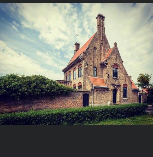 Westende House | The westhouse
