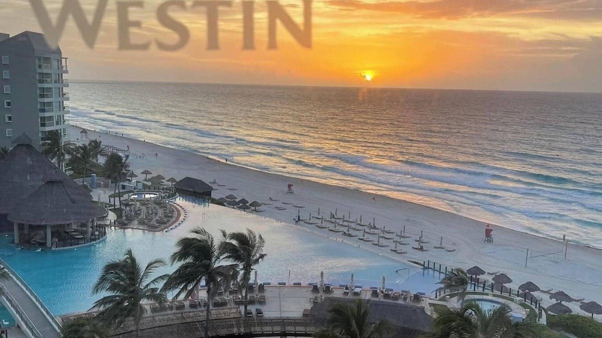 La Isla Resort | The Westin Lagunamar Ocean Resort Beachfront Studio