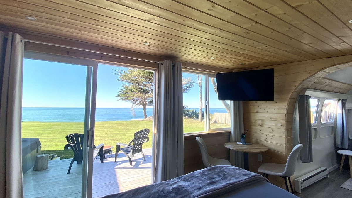 Gold Beach House | The Whale