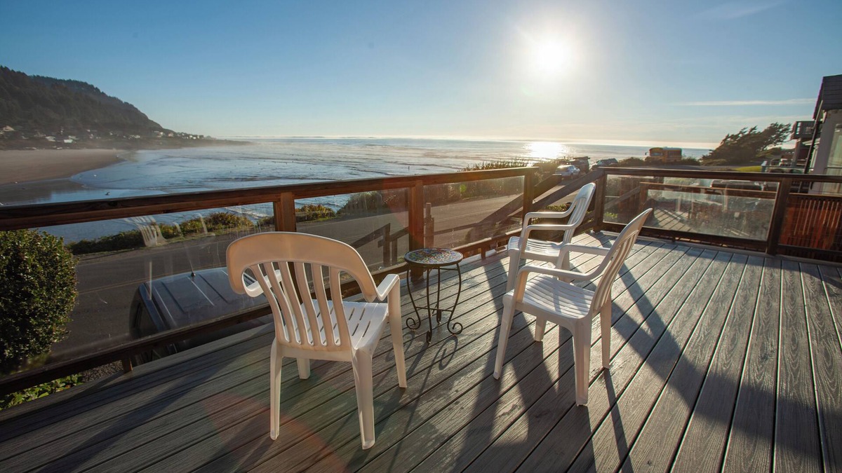 Yachats House | The Whales are migrating! Watch from our deck! Walk to everything!