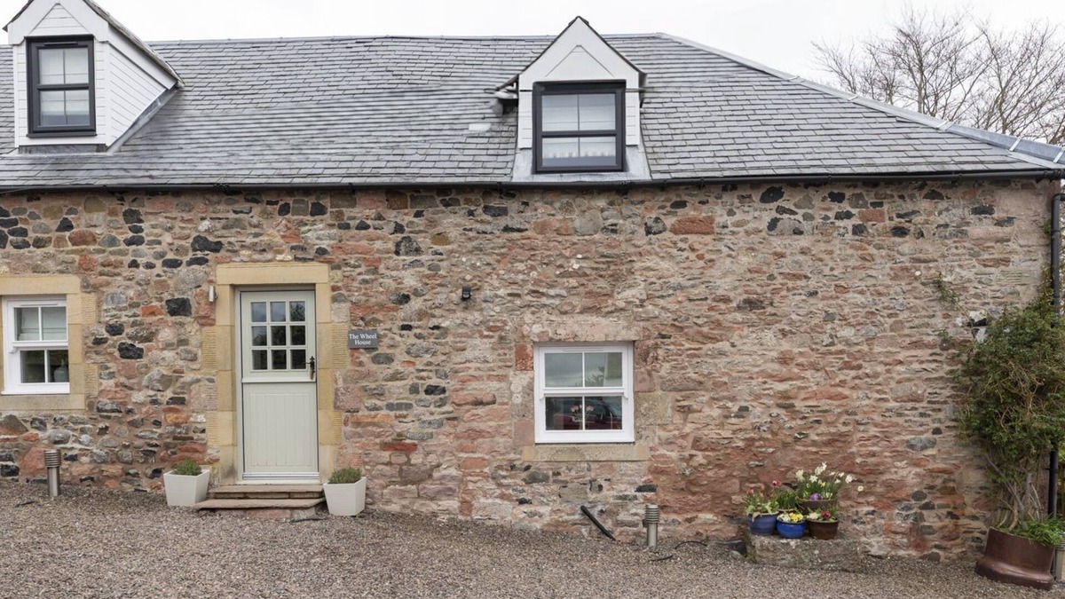 Kelso Cottage | THE WHEEL HOUSE - a pretty cottage close to Kelso, ideal for sightseeing